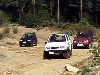 �����[�L�b�Y�ɓ߂𑖍s����3��̃G�X�N�[�h